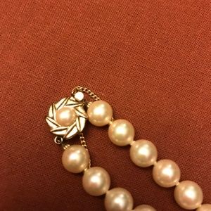 Majorica pearl necklace with box & certificate